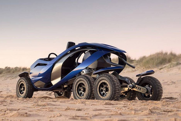 Ferox Azaris cũng được trang bị khối động cơ Boxer của dòng xe môtô BMW R1200 xylanh đôi, dung tích 1.170cc, làm mát bằng gió, sản sinh công suất 125 mã lực tại tua máy 7.750 vòng/phút và mômen xoắn cực đại 125 Nm tại tua máy 6.500 vòng/phút.