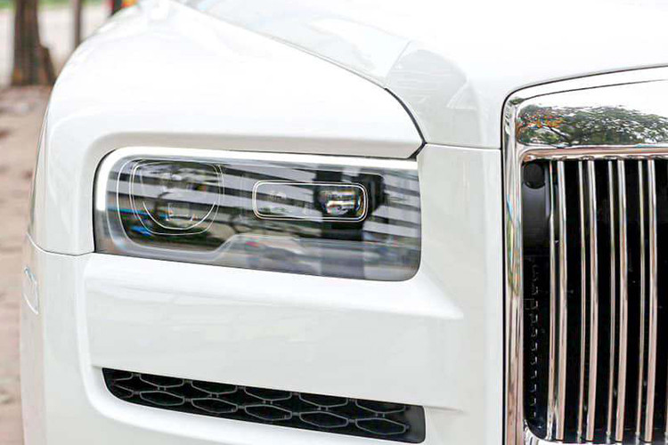 Cullinan là một chiếc xe vô cùng đặc biệt, minh chứng rõ ràng nhất đến từ cái tên của xe – “Cullinan”, đây là tên của viên kim cương lớn nhất thế giới từng được tìm thấy ở Châu Phi và hiện đang được đính trên vương miện của Nữ hoàng Anh.