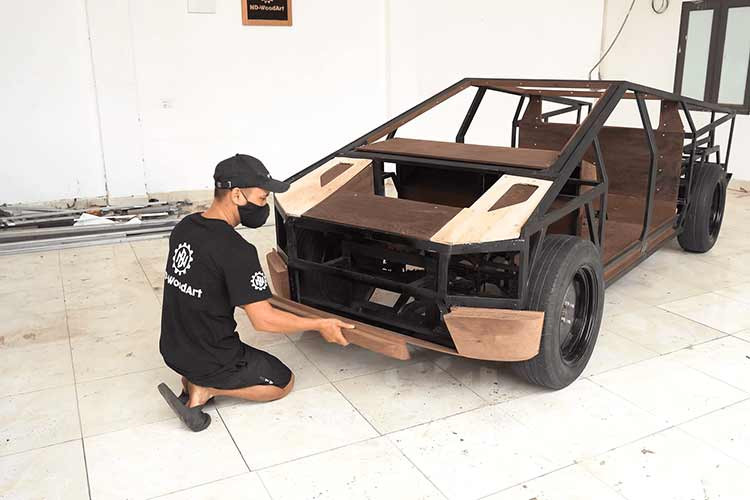 Những thông tin được đề cập trong bài viết nhanh chóng thu hút tới 577.000 lượt xem, hơn 4.900 lượt like, 784 lượt share và hơn 400 lượt bình luận chỉ trong vòng 2 ngày nhằm bày tỏ sự thán phục đối với tài năng và tâm huyết của người nghệ nhân này.