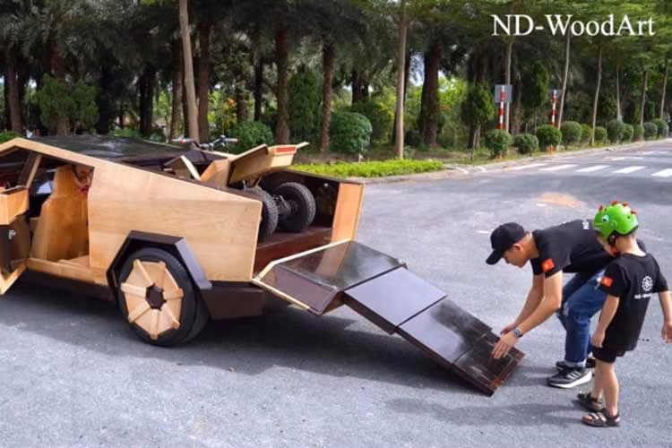 Bên cạnh đó, anh Đạo còn bày tỏ sự thấu hiểu về những thách thức trong việc hiện thực hóa chương trình xe bán tải điện Tesla Cybertruck mà hãng xe Mỹ đang phải đối mặt suốt thời gian qua.