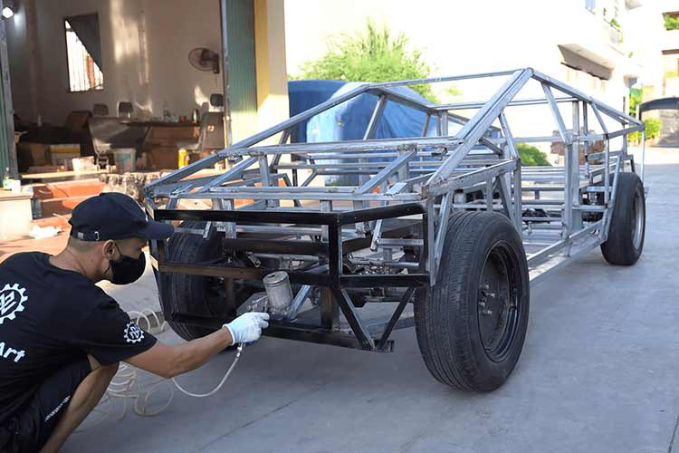 Dù vậy, anh Đạo vẫn tin rằng dự án bán tải điện Tesla Cybertruck sẽ thành công trong thời gian sắp tới. ND-WoodArt hy vọng rằng, sẽ có thể tặng một chiếc xe mô hình làm bằng gỗ của Cybertruck này cho tỷ phú Elon như một lời động viên khích lệ, đồng thời là sự hâm mộ và tin tưởng của anh đối với tập thể tập đoàn Tesla. 