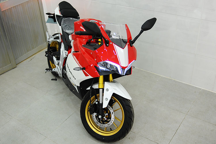 Tại Thái Lan, giá của mẫu xe GPX Demon 150GR bản 2018 khoảng 63,800 baht (tương đương 44,6 triệu đồng). Thương hiệu GPX Racing được thành lập vào năm 2007, bắt đầu sản xuất môtô GPX Racing vào năm 2009 và được xem là nhà sản xuất xe máy lớn thứ 3 tại đây.