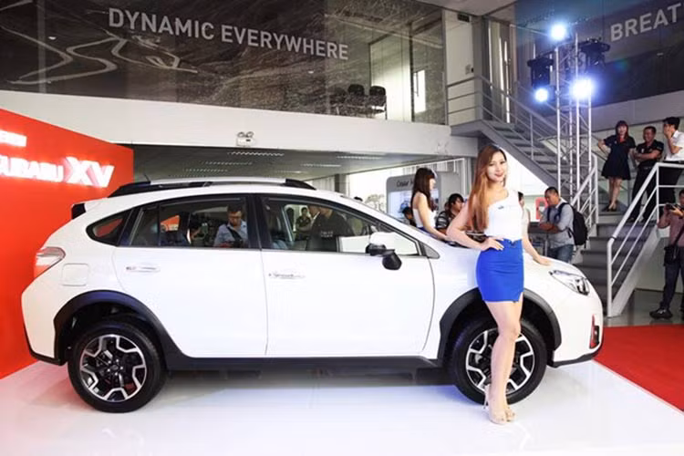 Xe có kiểu dáng thể thao gọn gàng với 5 chỗ ngồi - chiều dài 4.450, rộng 1.780 và cao 1.615 (mm). Phần đuôi xe đậm nét hiện đại với cản sau thiết kế vuốt lên, cụm ống xả được giấu kín dưới gầm xe rất khó quán sát thấy.