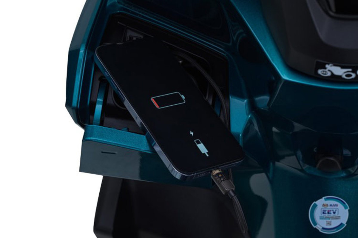 Honda Vario 160 2025 được trang bị hệ thống phanh ABS một kênh ở bánh trước, cùng với phanh đĩa thủy lực ở cả bánh trước và sau.