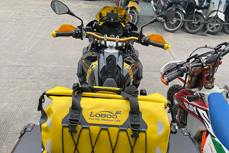 Ở công nghệ điện tử hỗ trợ, bộ đôi BMW R1250GS và R1250GS Adventure 40 Years GS Edition đặc biệt này đều được trang bị hệ thống kiểm soát lực kéo, ABS Pro, phanh khẩn cấp, ga tự động,...