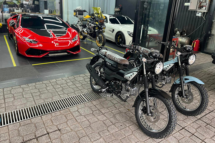 Ngoài Yamaha PG-1 của Cường Đô La, anh còn nổi tiếng là tay chơi xe có tiếng tại Việt Nam khi sở hữu bộ sưu tập siêu xe hoành tráng, đắt đỏ và nhiều chiếc xe thuộc diện hiếm có. Trong số môtô 2 bánh anh từng sở hữu có Honda Monkey, Harley-Davidson, Yamaha 125ZR...