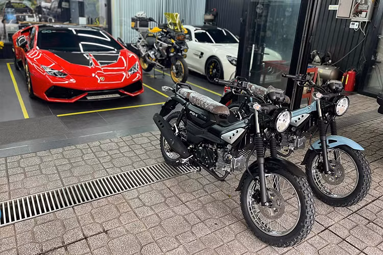 Ngoài Yamaha PG-1 của Cường Đô La, anh còn nổi tiếng là tay chơi xe có tiếng tại Việt Nam khi sở hữu bộ sưu tập siêu xe hoành tráng, đắt đỏ và nhiều chiếc xe thuộc diện hiếm có. Trong số môtô 2 bánh anh từng sở hữu có Honda Monkey, Harley-Davidson, Yamaha 125ZR...