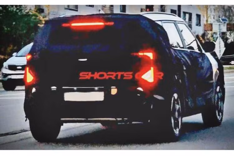 Về phần động cơ, Kia Seltos thế hệ mới dự kiến tiếp tục sử dụng các tùy chọn hiện có, bao gồm: Động cơ xăng hút khí tự nhiên 1.5L. Động cơ xăng tăng áp 1.5L. Động cơ diesel tăng áp 1.5L. Các tùy chọn hộp số sẽ được giữ nguyên như phiên bản hiện tại, đảm bảo khả năng vận hành ổn định và tin cậy.