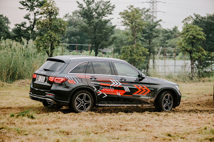 MBDF 2022 được dẫn dắt bởi Huấn luyện viên trưởng Mercedes-Benz khu vực châu Á Thái Bình Dương, ông Peter Hackett, cùng các tay đua đến từ Australia, ngoài ra còn có sự góp mặt của huấn luyện viên Mercedes-Benz khu vực Việt Nam – tay đua Nguyễn Hồng Vinh, cùng đội đua Redline. 