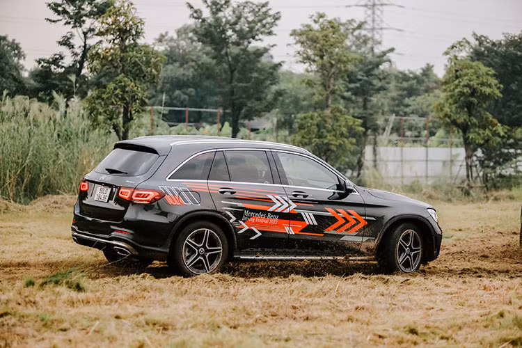 MBDF 2022 được dẫn dắt bởi Huấn luyện viên trưởng Mercedes-Benz khu vực châu Á Thái Bình Dương, ông Peter Hackett, cùng các tay đua đến từ Australia, ngoài ra còn có sự góp mặt của huấn luyện viên Mercedes-Benz khu vực Việt Nam – tay đua Nguyễn Hồng Vinh, cùng đội đua Redline. 