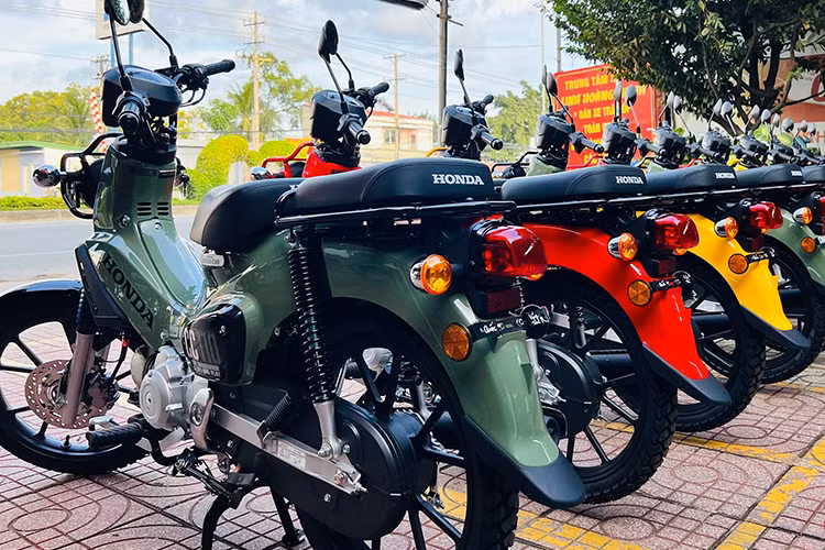 Chiếc xe hướng đến khả năng vận hành tốt trên những địa hình gồ ghề, cùng với ngoại hình độc đáo, toát lên sự khác biệt. Đặc biệt là động cơ dung tích nhỏ nên xe không tốn nhiên liệu, cũng không cần quá nhiều chi phí bảo dưỡng, cách vận hành tương tự các dòng xe số hiện có trên thị trường.