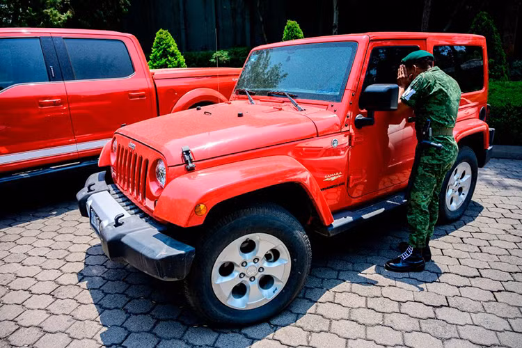 "Chúng tôi mời tất cả mọi người tham gia sự kiện đấu giá xe ôtô của quan chức tham nhũng", ông Andrés Manuel López Obrador, Tổng thống Mexico, phát biểu. "Tất cả mọi thứ tịch thu từ tội phạm đều sẽ được trao trả lại cho cộng đồng. Tất cả là vì cộng đồng người nghèo của đất nước".