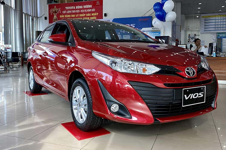 Tháng 1/2020, Toyota Vios bán ra tổng cộng 1.598 xe. Doanh số đó đã đẩy mẫu "xe quốc dân" xuống vị trí số 2 trong bảng xếp hạng 10 mẫu xe bán chạy nhất tại Việt Nam tháng này. Tuy nhiên, theo dự đoán, Toyota Việt Nam sẽ sớm có những động thái kích cầu mới để giúp Vios tái khẳng định vị thế vốn có của mình thay vì liên tiếp để 2 cái tên gồm Mitsubishi Xpander và Hyundai Accent.