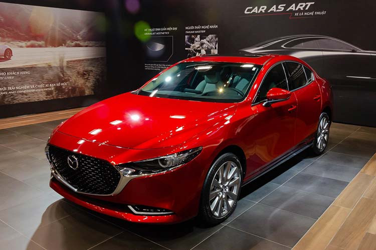 Tháng 1/2020 được xem là khoảng thời gian khá thành công của Mazda3 khi bứt phá tới 3 bậc trong bảng xếp hạng top 10 xe bán chạy nhất tại Việt Nam (Tháng 12/2019, Mazda đứng ở vị trí số 8 với 1.308 xe bán ra). Tuy vậy, cũng giống như nhiều mẫu xe khác trên thị trường phải chịu "cơn lốc doanh số" mang tên Tết nguyên đán, doanh số bán ra của Mazda3 trong tháng 1/2020 sụt giảm tới 450 xe so với cùng kỳ tháng trước.