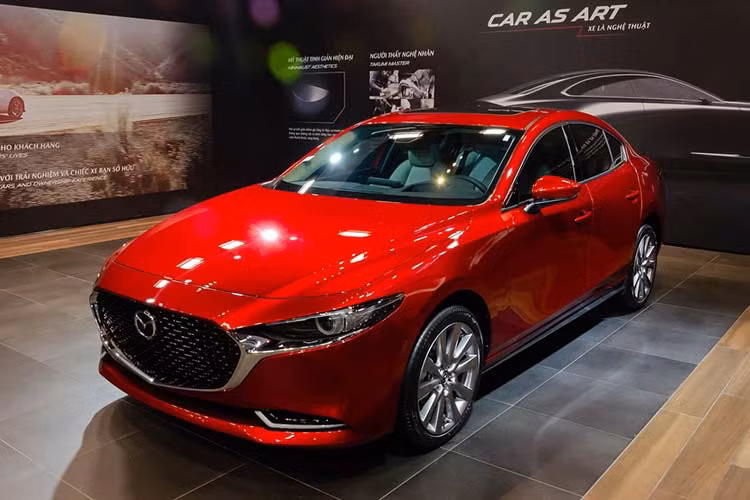 Tháng 1/2020 được xem là khoảng thời gian khá thành công của Mazda3 khi bứt phá tới 3 bậc trong bảng xếp hạng top 10 xe bán chạy nhất tại Việt Nam (Tháng 12/2019, Mazda đứng ở vị trí số 8 với 1.308 xe bán ra). Tuy vậy, cũng giống như nhiều mẫu xe khác trên thị trường phải chịu "cơn lốc doanh số" mang tên Tết nguyên đán, doanh số bán ra của Mazda3 trong tháng 1/2020 sụt giảm tới 450 xe so với cùng kỳ tháng trước.