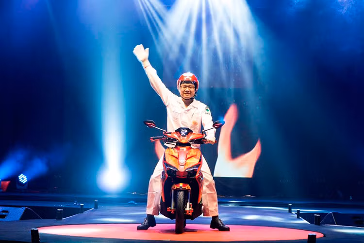 Ở những năm đầu tiên hoạt động tại thị trường Việt Nam, phải mất tới 5 năm để hãng xe Nhật Bản có thể đạt cột mốc 1 triệu xe vào năm 2003. Đến năm 2008, liên doanh Nhật Bản cán mốc 5 triệu xe.