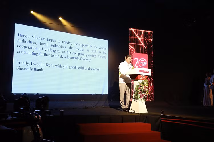 Hãng xe Honda, Nhật Bản có mặt tại Việt Nam vào năm 1996. Hơn một năm sau hãng này xuất xưởng chiếc xe máy đầu tiên vào tháng 12/1997.