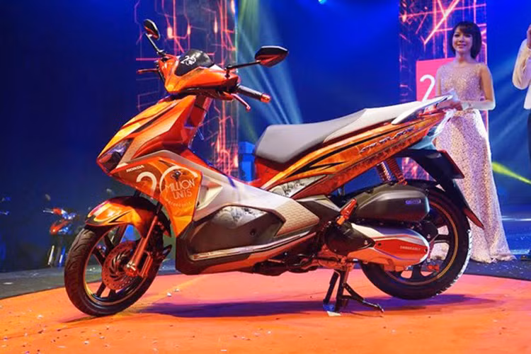 Đến năm 2011, hãng xe này chạm mốc 10 triệu xe và đạt 15 triệu xe vào năm 2014. Ngày 30/9/2016, Honda công bố xuất xưởng chiếc xe máy thứ 20 triệu ở Việt Nam. Như vậy sau 20 năm có mặt ở Việt Nam, Honda đã sản xuất và cung ứng được 20 triệu xe máy.