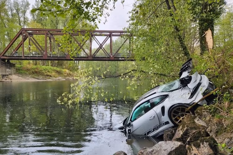 Porsche 911 GT3 RS hon 6 ty dong chua dang ky roi 