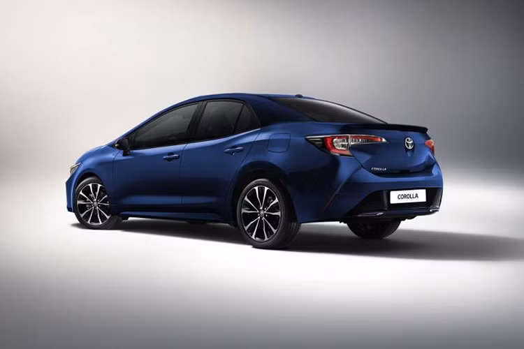Corolla mới sẽ xuất hiện cùng Toyota Levin, mẫu xe phát triển riêng cho thị trường Trung Quốc. Rất có thể chiếc sedan Corolla 2020 lần này được cấu hình cho thị trường Trung Quốc, nhưng cũng có thể là phiên bản chung cho tất cả thị trường. Trong khi đó, Levin được xem là phiên bản nâng cấp của Corolla bốn cửa.