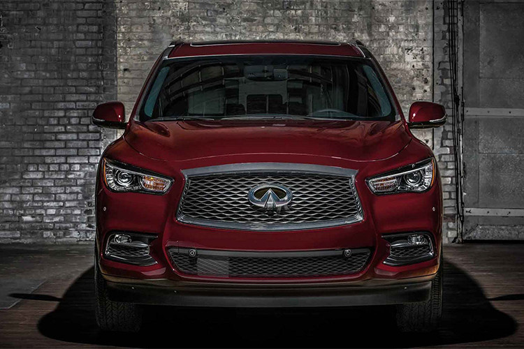 Nội thất của xe sẽ được trang trí bằng gỗ màu đen cao cấp và tấm lót sàn màu đen, sang trọng và cao cấp hơn phiên bản thường từng xuất hiện.