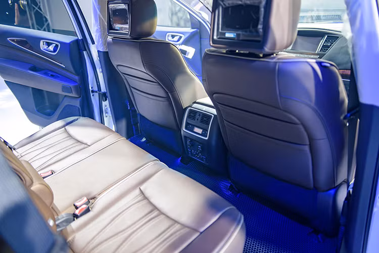 Một số hệ thống hỗ trợ lái và an toàn điển hình trên QX60 mới bao gồm; ABS, hỗ trợ phanh BA, phân phối lực phanh điện tử EBD, kiểm soát cân bằng VDC, kiểm soát lực kéo TCS, hỗ trợ khởi hành ngang dốc, kiểm soát áp suất lốp...