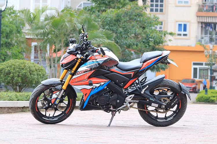 Với tầm giá đó, những người chơi xe có thể lựa chọn một số dòng xe với dung tích đến 200 phân khối. Song, TFX không thất thế, bởi dòng xe này được phân phối chính hãng, với dịch vụ sau bán hàng đảm bảo hơn nhiều so với các đại lý kinh doanh tư nhân tại Việt Nam hiện nay.