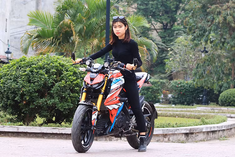 Hiện tại, Yamaha có thể coi là một mình một ngựa với mẫu xe TFX 150 khi so với Honda hay Suzuki tại thị trường xe máy côn tay tại Việt Nam. Tuy nhiên, với mức giá lên đến khoảng hơn 80 triệu đồng, nó được đánh giá là có giá khá cao trong phân khúc xe côn tay cỡ nhỏ.