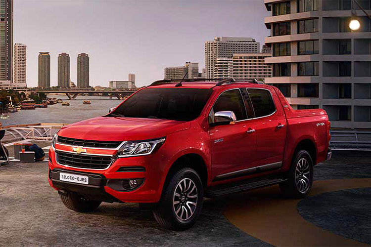 General Motors Việt Nam vừa có những bổ sung mới nhất cho dòng xe bán tải Chevrolet Colorado, khiến mẫu bán tải ăn khách này càng trở nên hấp dẫn hơn nữa với khách hàng Việt. Colorado nay được đi kèm động cơ mới và thêm tính năng an toàn tiên tiến, được bán ra với 8 màu ngoại thất khác nhau.