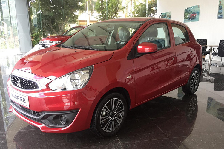 Kết thúc tháng 4, doanh số Mitsubishi Mirage chỉ đạt 16 xe, cộng dồn 4 tháng đầu năm đạt 113 xe bàn giao tới khách hàng. Xe đang được bán tại Việt Nam với 3 phiên bản có giá từ 380,5-450,5 triệu đồng. Hiện tại, Mitsubishi Việt Nam vẫn tiếp tục triển khai ưu đãi dành cho khách hàng mua xe Mirage trong tháng 5, bao gồm ưu đãi tiền mặt từ 20-30 triệu đồng và quà tặng phiếu ưu đãi nhiên liệu.