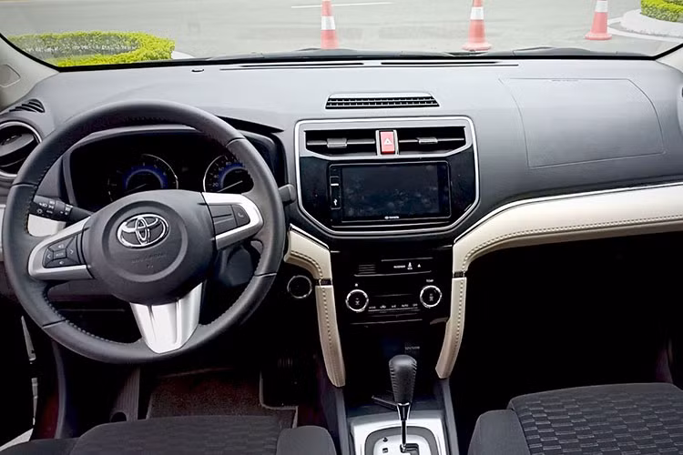 Toyota Rush co the da bi 