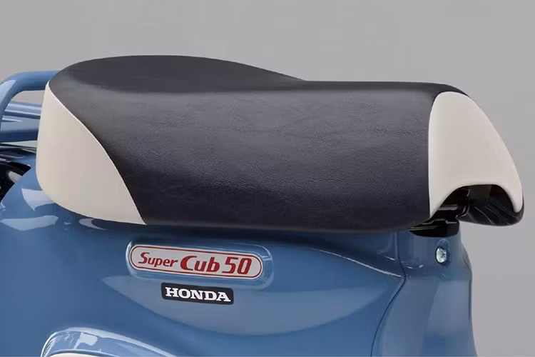 Tại Nhật, dòng xe này còn trở thành biểu tượng của phương tiện phục vụ giao hàng, vận chuyển báo và thức ăn nhanh, góp phần xây dựng nền văn hóa xe máy đặc sắc của xứ sở mặt trời mọc. Mặc dù Super Cub 50 đã tạo nên lịch sử đáng tự hào nhưng trong những năm gần đây, dòng xe máy có dung tích nhỏ (50 phân khối hoặc ít hơn) dần mất đi sự phổ biến tại Nhật Bản.