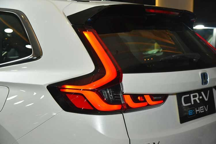 Honda CR-V 2024 hon 1 ty vua ra mat da tu tin ban 