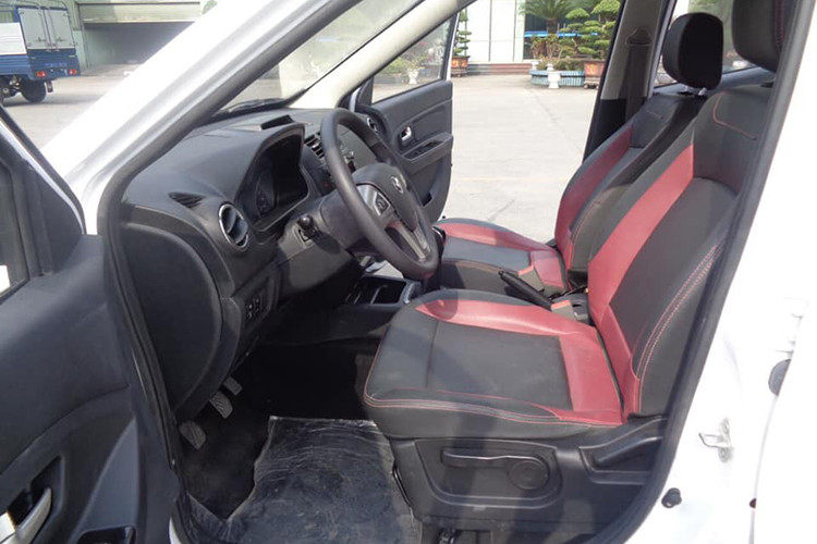 Tuy nhiên phiên bản nhập khẩu của mẫu BAIC H2E từ Trung Quốc về Việt Nam chỉ sử dụng số sàn, không có bản số tự động. Cũng theo thông số nhà sản xuất công bố, xe có thể đạt tốc độ tối đa 150 km/h. 