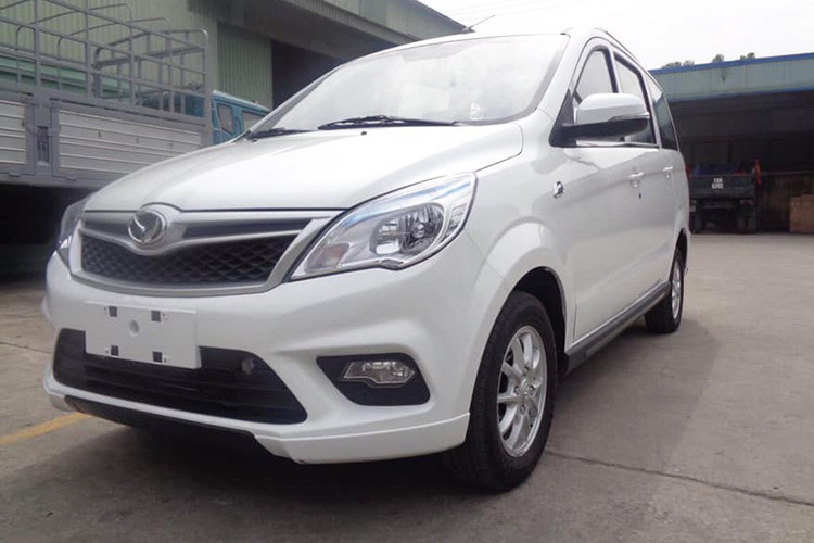 Xe ôtô Trung Quốc xuất hiện trở lại thị trường Việt Nam tương đối nhiều kể từ khoảng giữa năm 2018 với các thương hiệu như BAIC hay Zoyte. Mới đây, một chiếc xe 7 chỗ BAIC siêu rẻ bất ngờ gây xôn xao dư luận khi được chào bán tại Việt Nam với giá chỉ 240 triệu đồng.