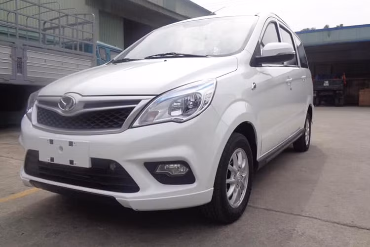 Xe ôtô Trung Quốc xuất hiện trở lại thị trường Việt Nam tương đối nhiều kể từ khoảng giữa năm 2018 với các thương hiệu như BAIC hay Zoyte. Mới đây, một chiếc xe 7 chỗ BAIC siêu rẻ bất ngờ gây xôn xao dư luận khi được chào bán tại Việt Nam với giá chỉ 240 triệu đồng.