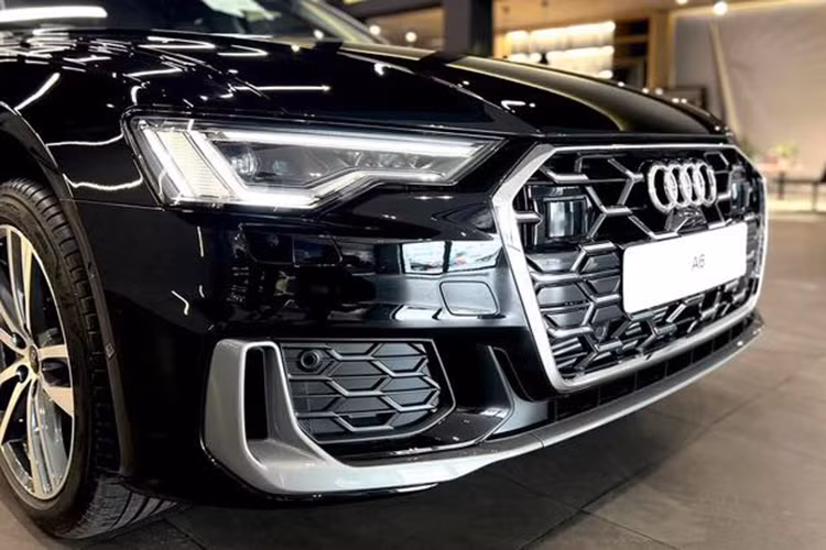 Theo công bố của Audi, A6 S line 40 TFSI có mức tiêu hao nhiên liệu ở mức 6,5 lít/100 km. Xe tăng tốc từ 0-100 km/h trong 7,3 giây và tốc độ tối đa 246 km/h. 