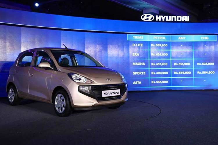 Khi mua Hyundai Santro 2019, khách hàng Ấn Độ có thể chọn giữa hộp số sàn 5 cấp hoặc tự động 5 cấp - nhiên liệu trung bình theo công bố của nhà sản xuất khoảng 20,3 km/lít (khoảng 4,9 lít/100 km). Tại thị trường Ấn Độ, giá xe ôtô Hyundai Santro 2019 được bán với giá dao động từ 389.000 - 564.000 Rupee (tương đương 123,4 - 179 triệu đồng).
