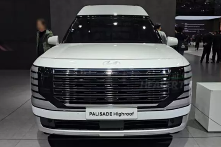 Theo kế hoạch, Hyundai sẽ chính thức mở bán Palisade Highroof 2026 vào nửa cuối năm, trong khi phiên bản Hybrid sẽ được đưa ra thị trường từ quý II/2025. Với thiết kế cải tiến, nội thất tiện nghi cùng sự đa dạng về cấu hình, Palisade mới hứa hẹn sẽ trở thành một trong những cái tên đáng chú ý nhất trong phân khúc SUV cao cấp.