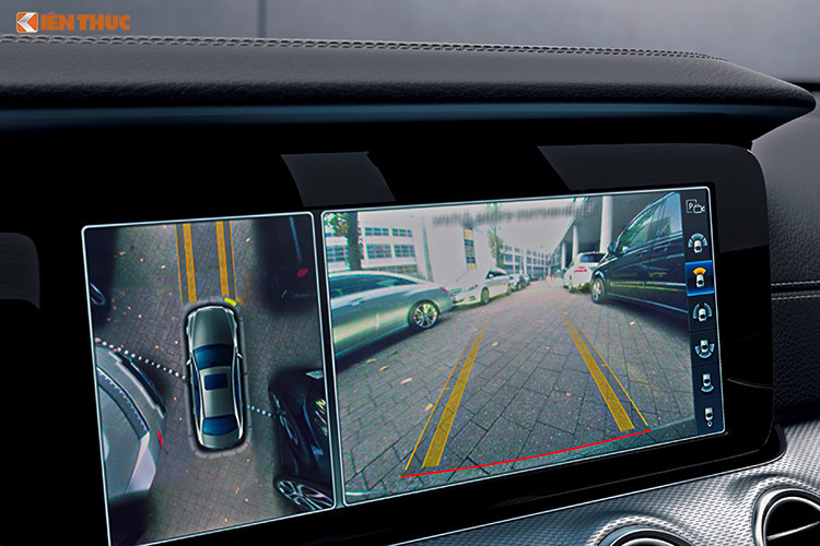 Hệ thống truyền thông đa phương tiện Comand Online với màn hình màu 12,3 inch là thay đổi đáng kể so với thế hệ cũ. Xe có ghế trước điều chỉnh điện và nhớ 3 vị trí cho ghế trước, tay lái, gương chiếu hậu. Một điểm nâng cấp đáng chú ý trên mẫu xe này là sử dụng dàn loa Burmester 13 loa công suất 590 watt tương tự S-class.