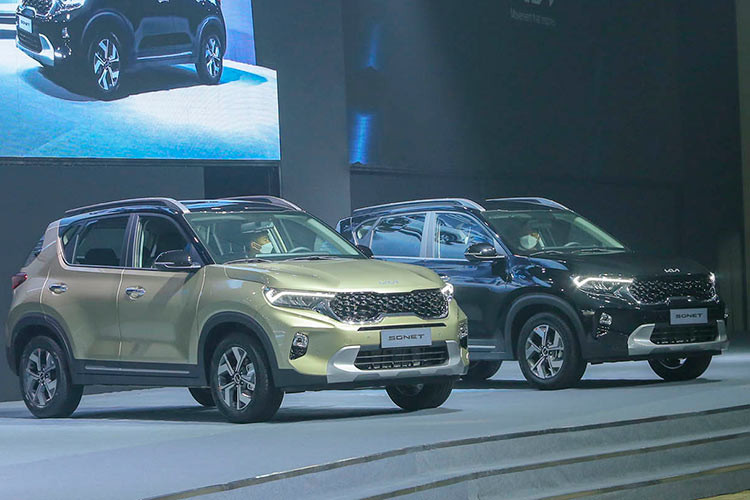 So với mức 98 mã lực tại 5.000 vòng/phút và mô men xoắn 152-160 Nm/ 2.400-4.000 vòng/phút của Raize thì Sonet nhỉnh hơn 17 mã lực nhưng kém khoảng 8-16 Nm và đặc biệt động cơ của Raize là động cơ tăng áp nên mô men xoắn đạt cực đại rất sớm.