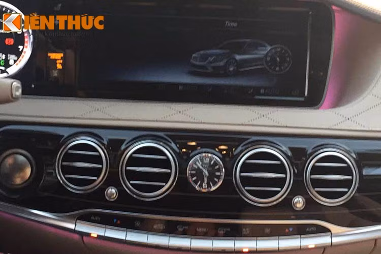 Mercedes-Benz đã chọn những vậy liệu cao cấp nhất, như; da Nappa với đường khâu kiểu kim cương, trần xe, bảng điều khiển và cửa ra vào cũng được bọc bằng da cao cấp làm thủ công...