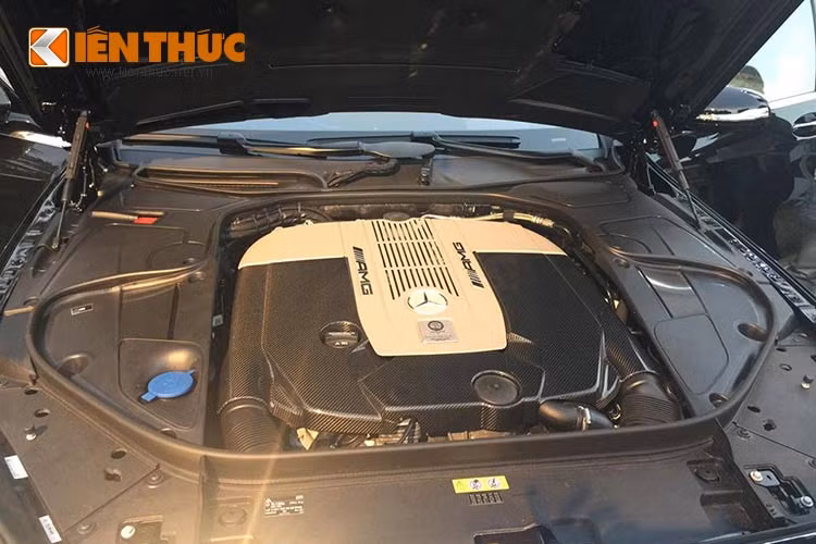 S65 AMG được trang bị động cơ V12, dung tích 5.980 cc, công suất cực đại 630 mã lực tại 4.800 vòng/phút và mô-men xoắn 1.000 Nm tại dải vòng tua từ 2.300 - 4.300 vòng/phút.