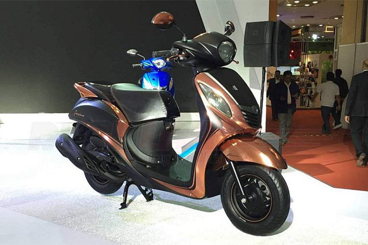 Đây là chiếc xe tay ga Yamaha có giá cả phải chăng, tương đương 54.593 Rupee (khoảng 19,1 triệu đồng). Mẫu xe ga này được đánh giá cao là khá phù hợp với tầng lớp nữ sinh và những người có mức thu nhập thấp.