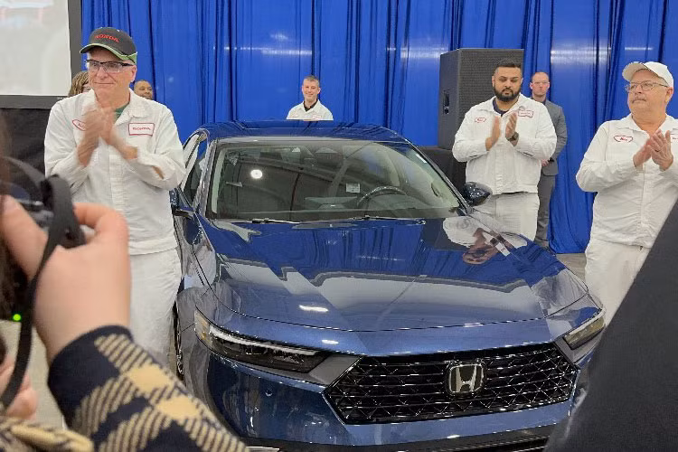 Honda Accord dong cua day chuyen san xuat, 