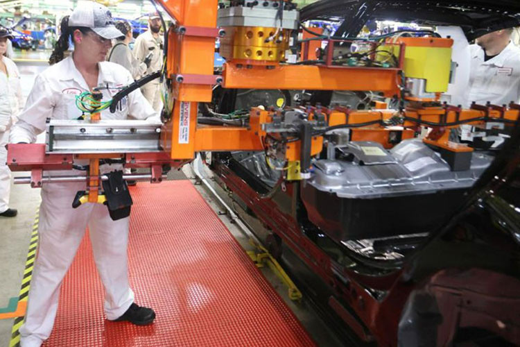 Honda Accord dong cua day chuyen san xuat, 