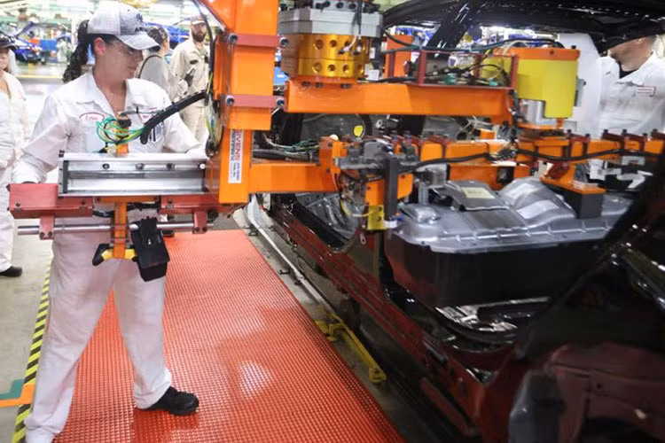 Honda Accord dong cua day chuyen san xuat, 