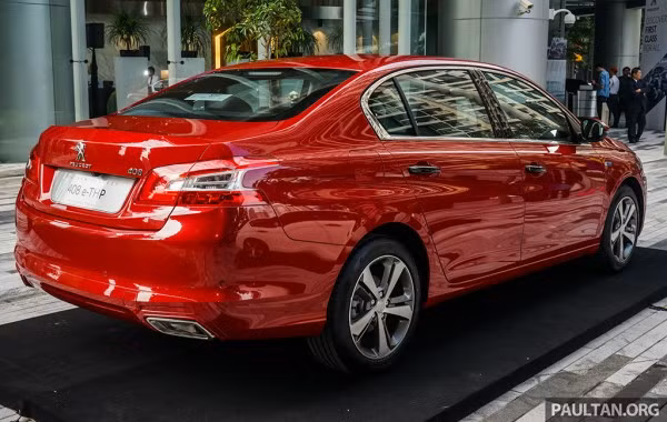  Xe có chiều dài cơ sở là 2.730 mm (tăng 20 mm so với phiên bản hiện tại) - dài nhất trong phân khúc này. Ngoài ra, xe còn sở hữu bộ vành 5 chấu 17 inch dạng tua-bin thay vì bộ vành đa chấu xuất hiện ở phiên bản dành cho thị trường Trung Quốc.