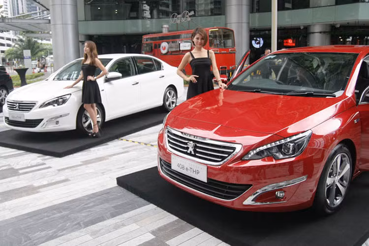 Hiện giá bán của Peugeot 408 tại Malaysia là 143.888 RM (khoảng 778 triệu đồng). Sau thị trường Malaysia, mẫu xe này hứa hẹn sẽ ra mắt tại các quốc gia khác thuộc Đông Nam Á trong thời gian sớm nhất.