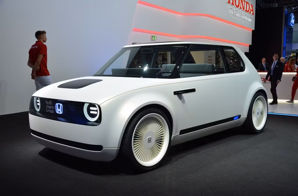 Honda Urban EV (2017): Là concept xe mới nhất trong danh sách. Được giới thiệu cách đây vài tuần tại triển lãm ôtô Frankfurt, Urban EV là xe điện nhỏ gọn, thân thiện với môi trường. Honda hứa hẹn sản xuất vào năm 2019.